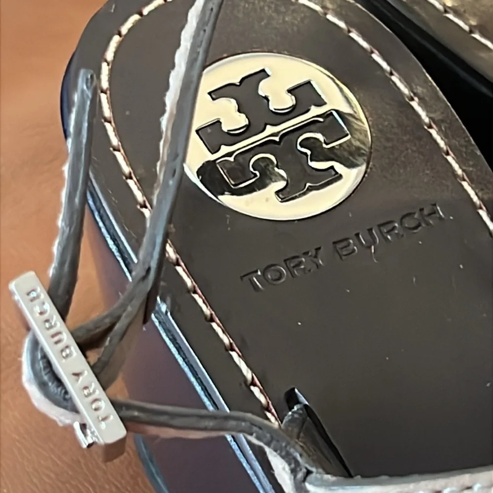 Tory Burch Thong Strap Wedge Sandals/ Neutral/Navy Size 9.5